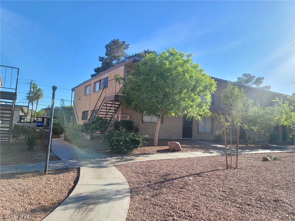 585 Royal Crest, Las Vegas, NV 89169