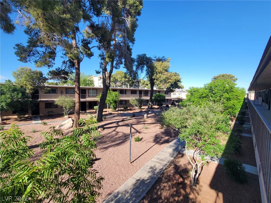 585 Royal Crest, Las Vegas, NV 89169