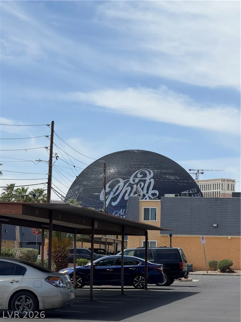 585 Royal Crest, Las Vegas, NV 89169