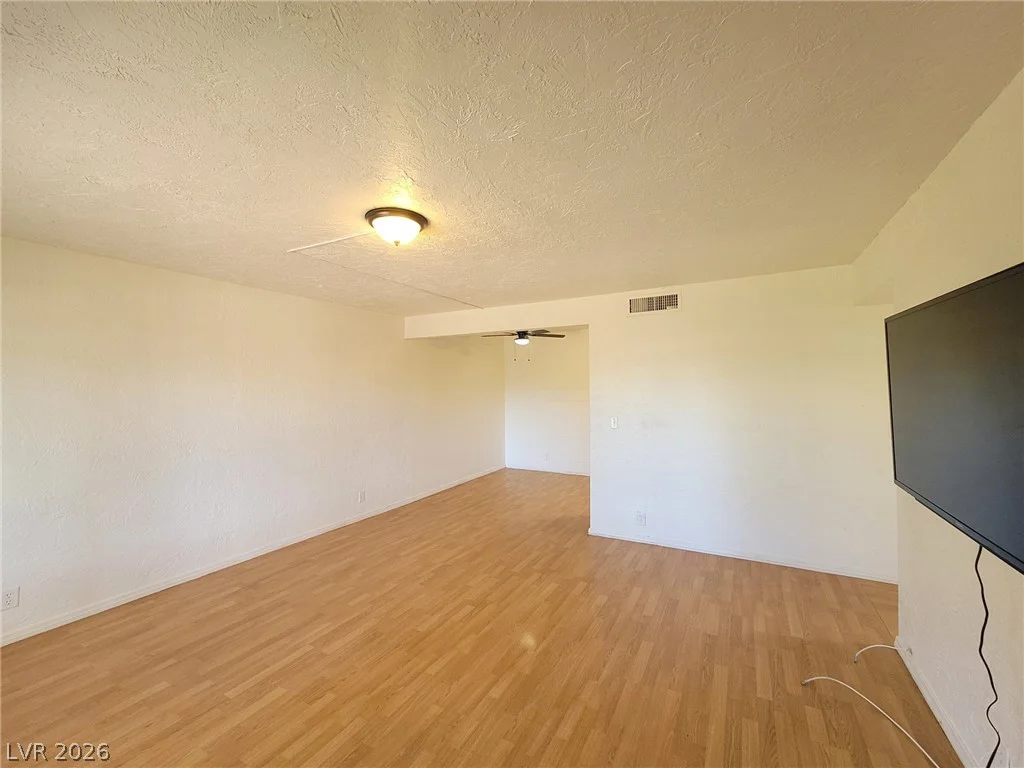 585 Royal Crest, Las Vegas, NV 89169