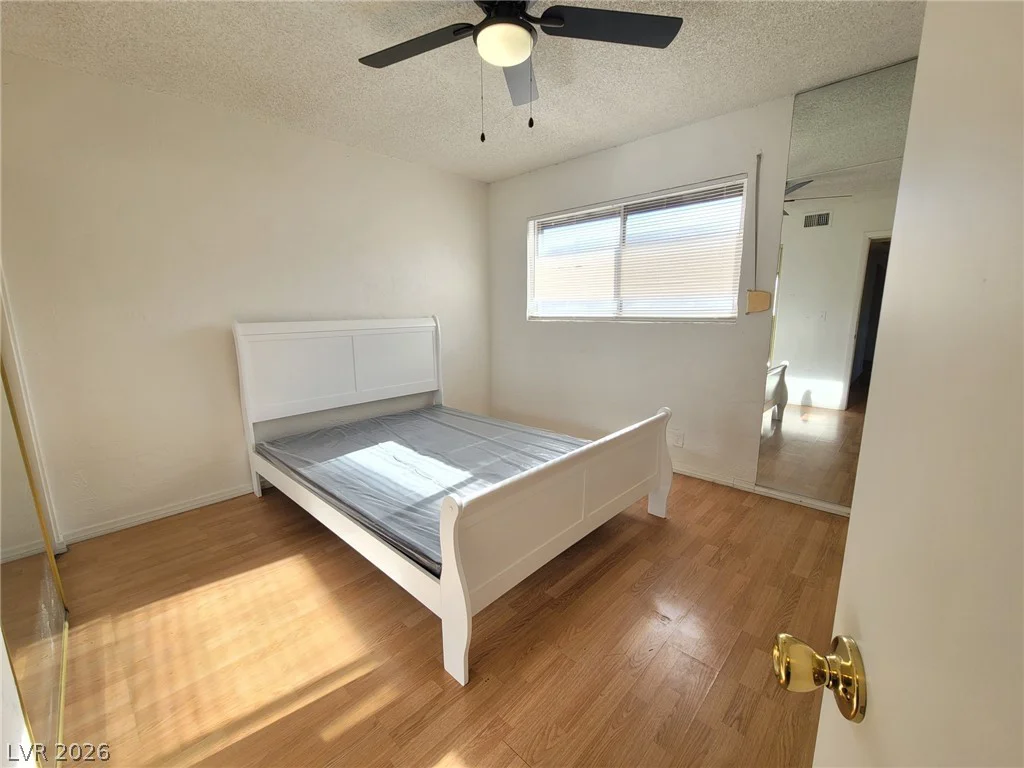 585 Royal Crest, Las Vegas, NV 89169