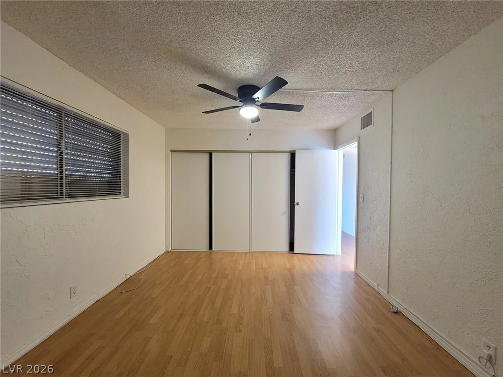 585 Royal Crest, Las Vegas, NV 89169
