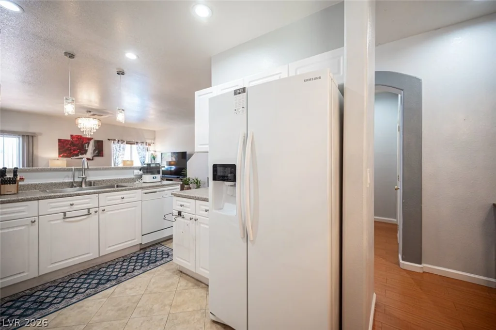 9322 Straw Hays, Las Vegas, NV 89178
