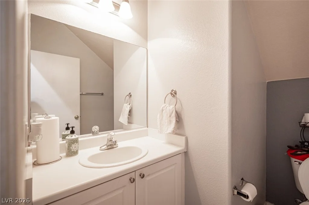 9322 Straw Hays, Las Vegas, NV 89178