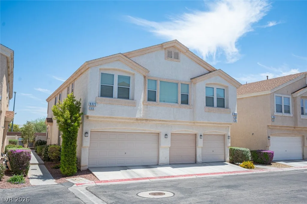 9322 Straw Hays, Las Vegas, NV 89178