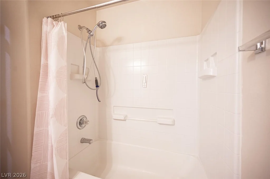 9322 Straw Hays, Las Vegas, NV 89178