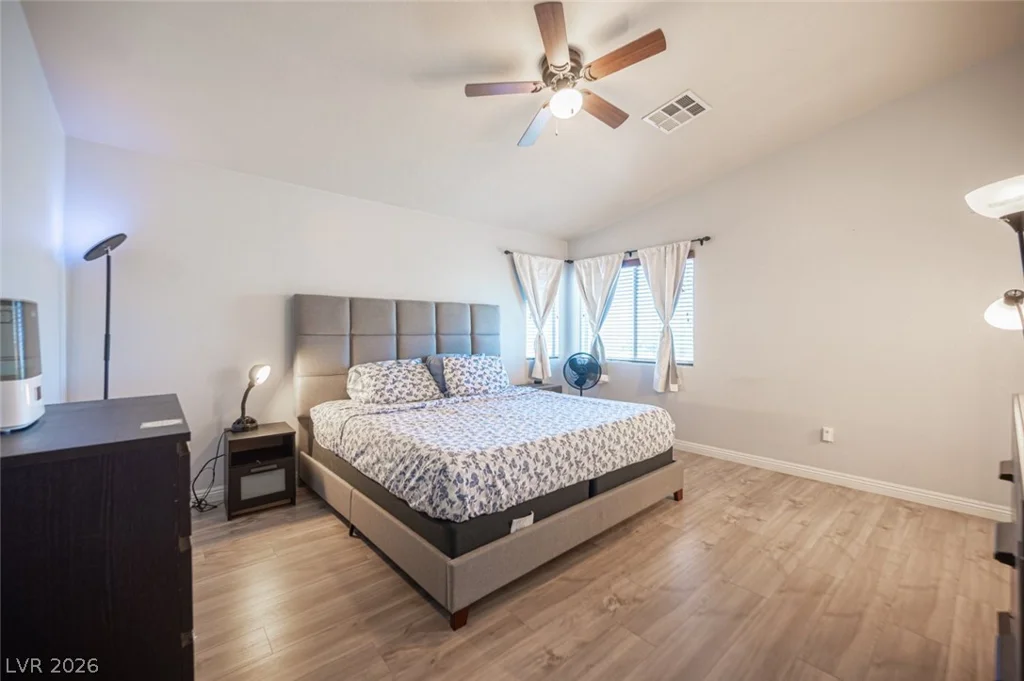 9322 Straw Hays, Las Vegas, NV 89178
