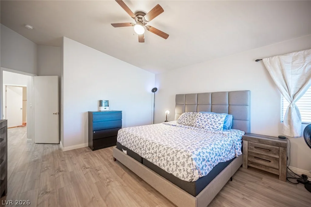 9322 Straw Hays, Las Vegas, NV 89178