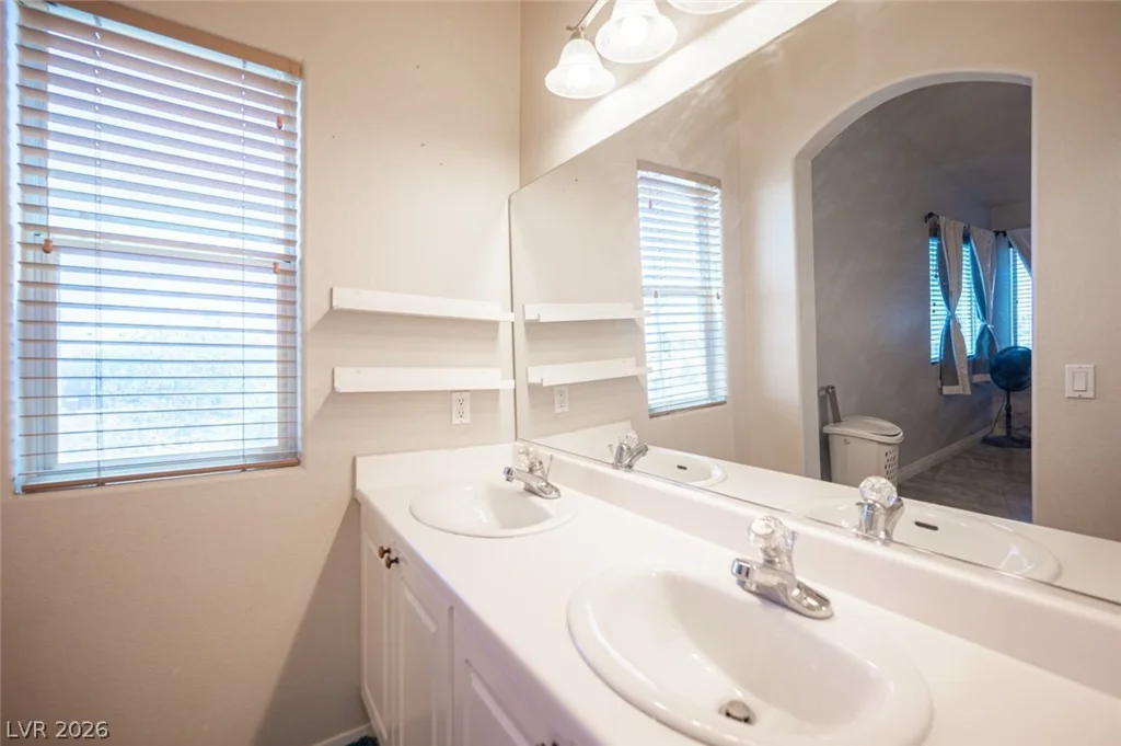 9322 Straw Hays, Las Vegas, NV 89178
