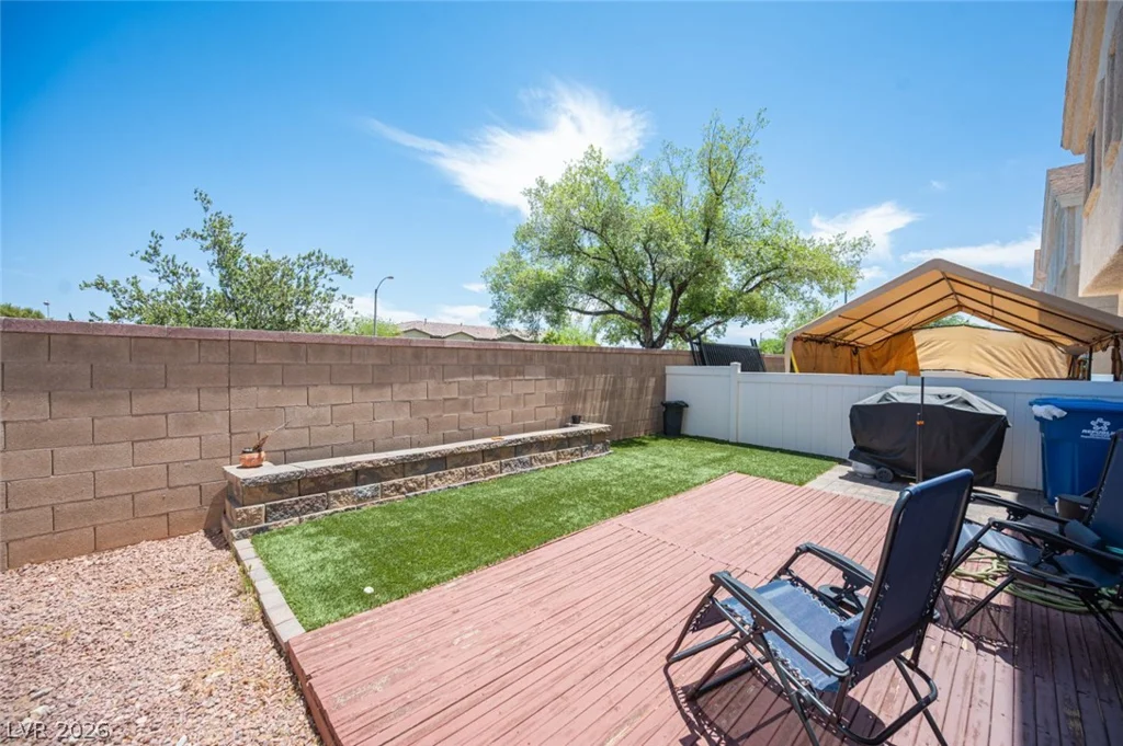 9322 Straw Hays, Las Vegas, NV 89178