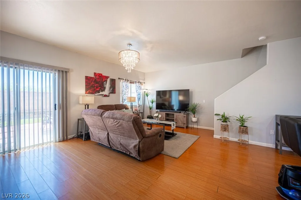 9322 Straw Hays, Las Vegas, NV 89178