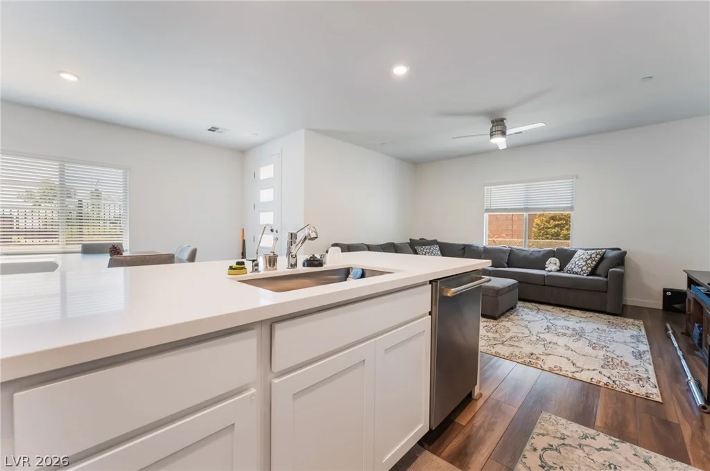 600 Carriage Hill, Las Vegas, NV 89138