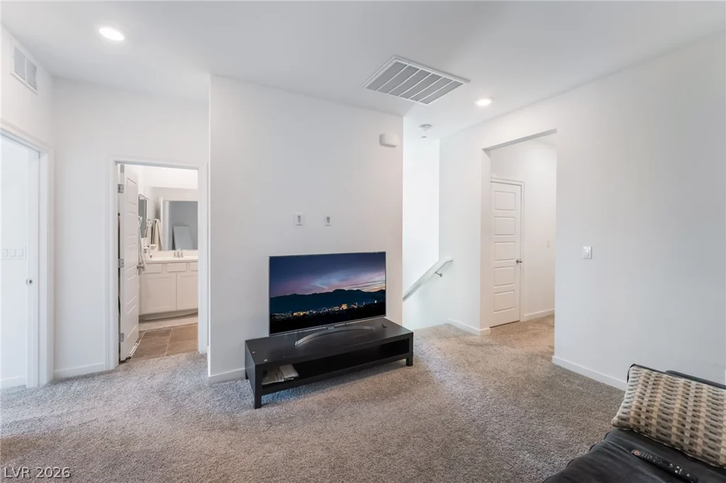 600 Carriage Hill, Las Vegas, NV 89138