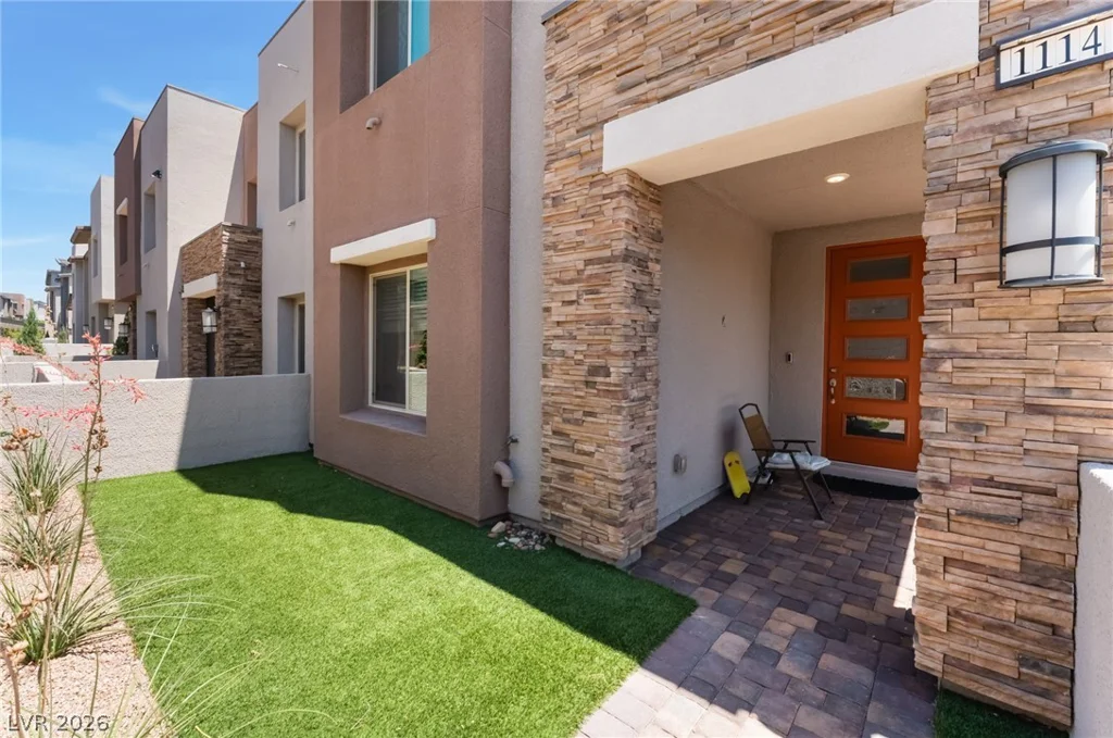 600 Carriage Hill, Las Vegas, NV 89138
