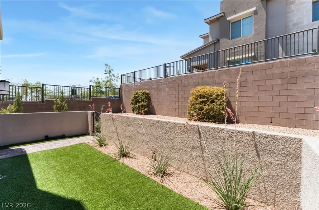 600 Carriage Hill, Las Vegas, NV 89138