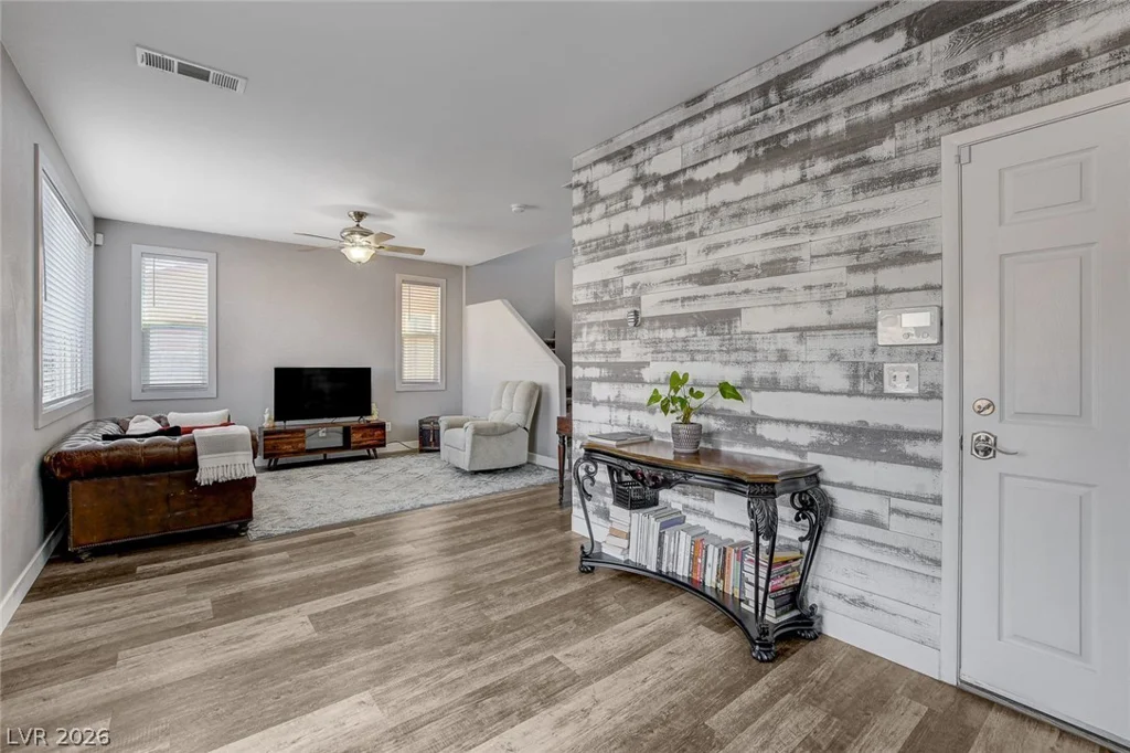 10202 Deep Glen, Las Vegas, NV 89178
