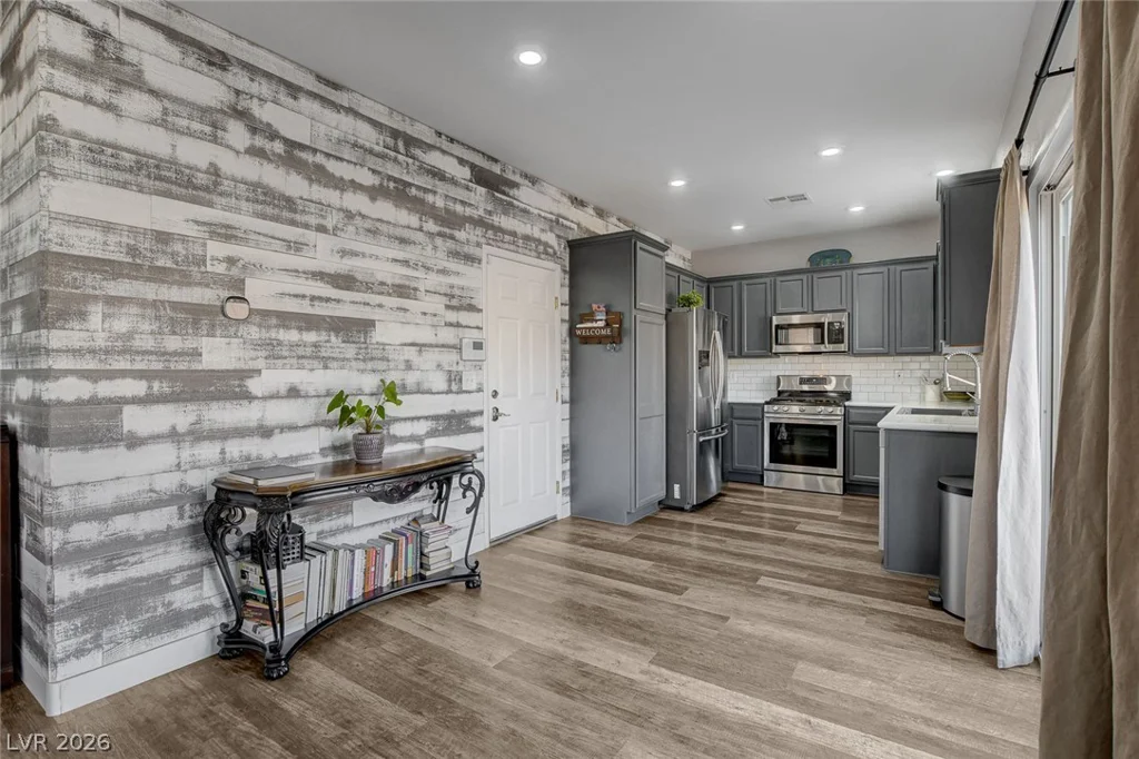 10202 Deep Glen, Las Vegas, NV 89178