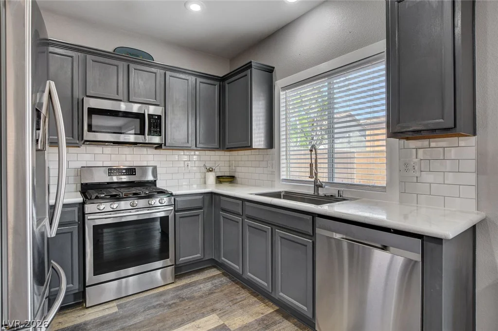 10202 Deep Glen, Las Vegas, NV 89178