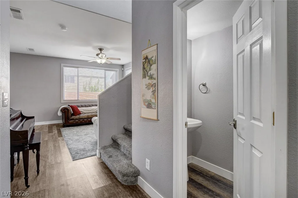 10202 Deep Glen, Las Vegas, NV 89178