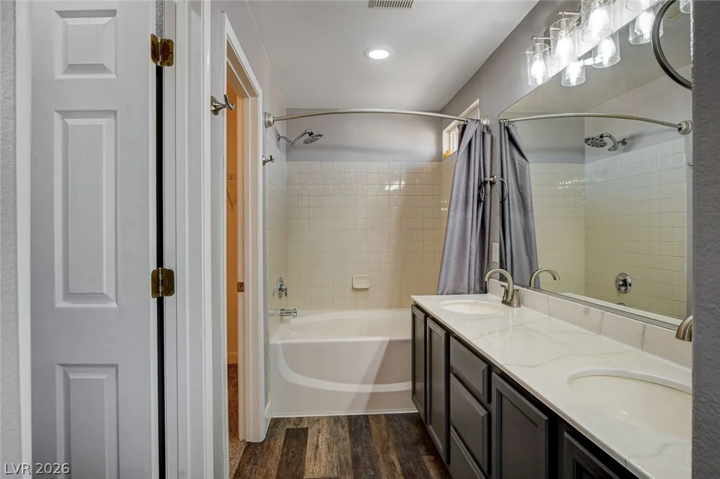 10202 Deep Glen, Las Vegas, NV 89178