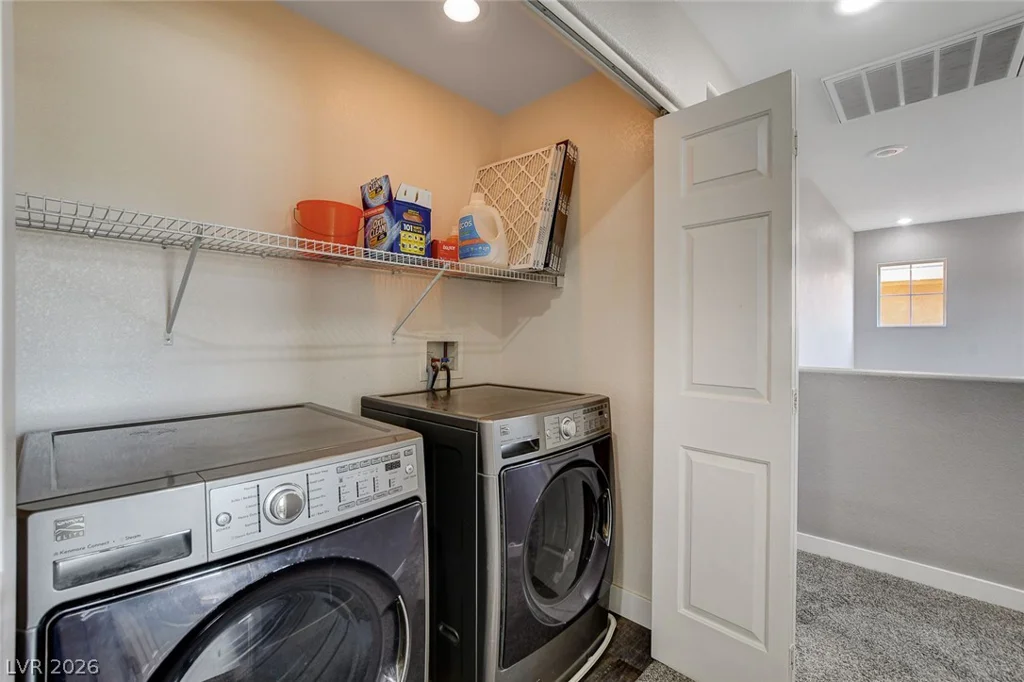 10202 Deep Glen, Las Vegas, NV 89178