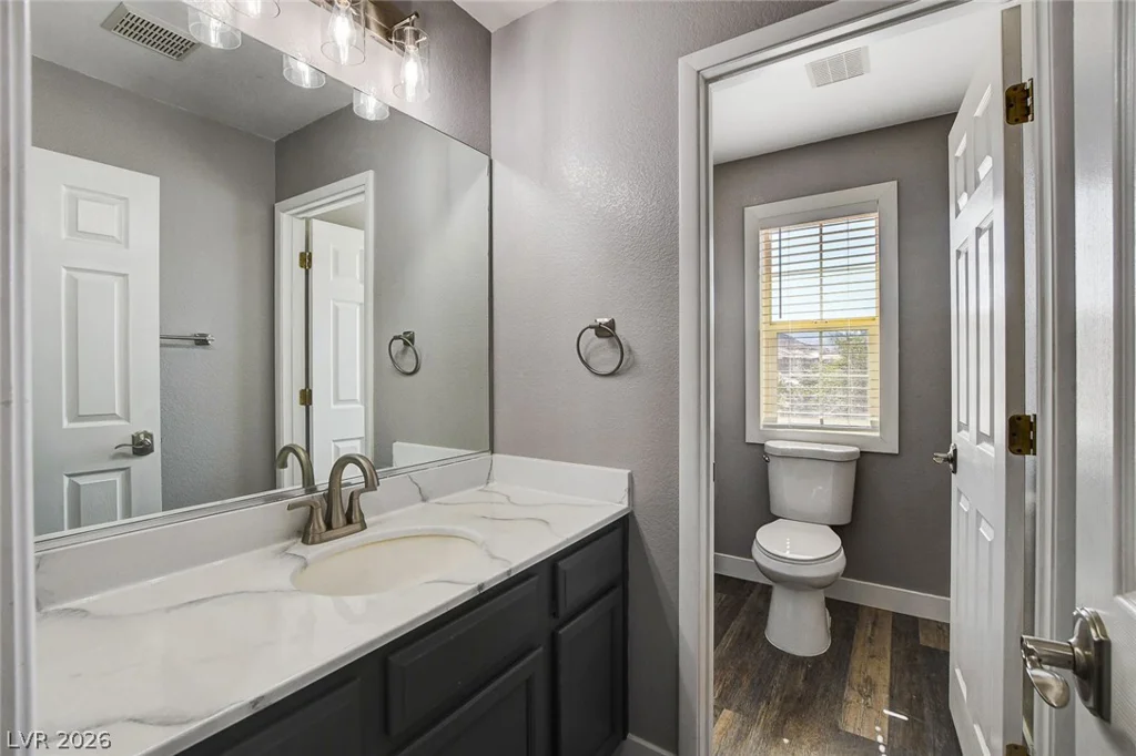 10202 Deep Glen, Las Vegas, NV 89178