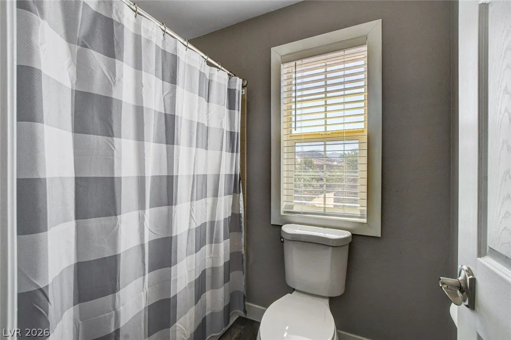 10202 Deep Glen, Las Vegas, NV 89178