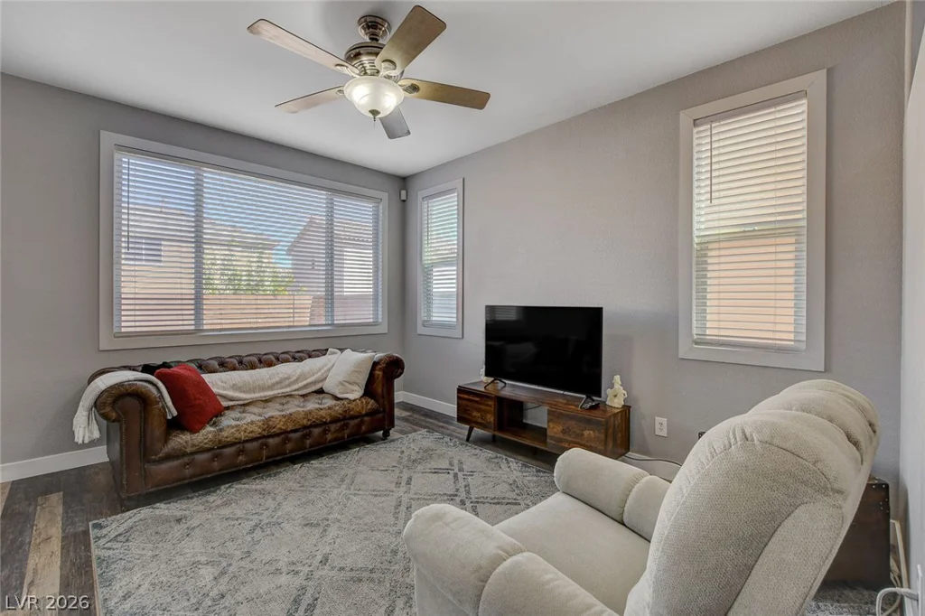 10202 Deep Glen, Las Vegas, NV 89178