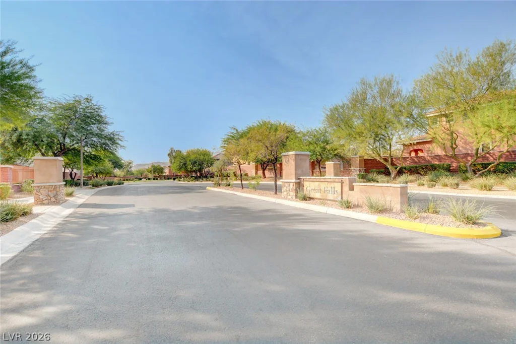 10202 Deep Glen, Las Vegas, NV 89178