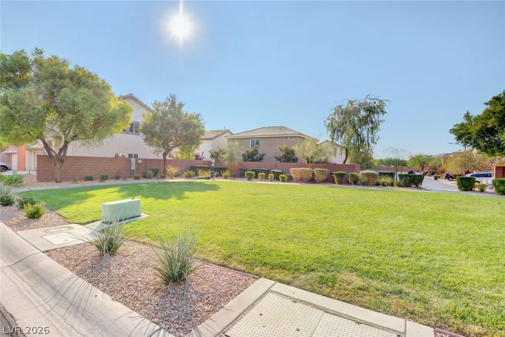 10202 Deep Glen, Las Vegas, NV 89178