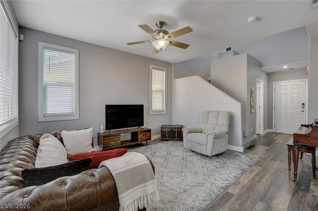 10202 Deep Glen, Las Vegas, NV 89178