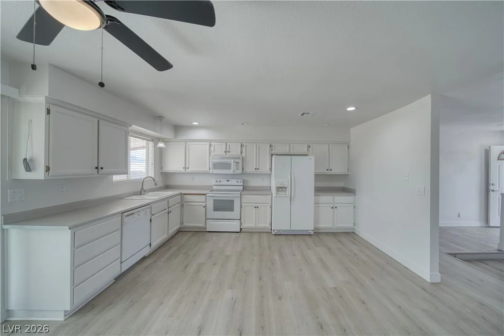 851 Lone Pine, Pahrump, NV 89048