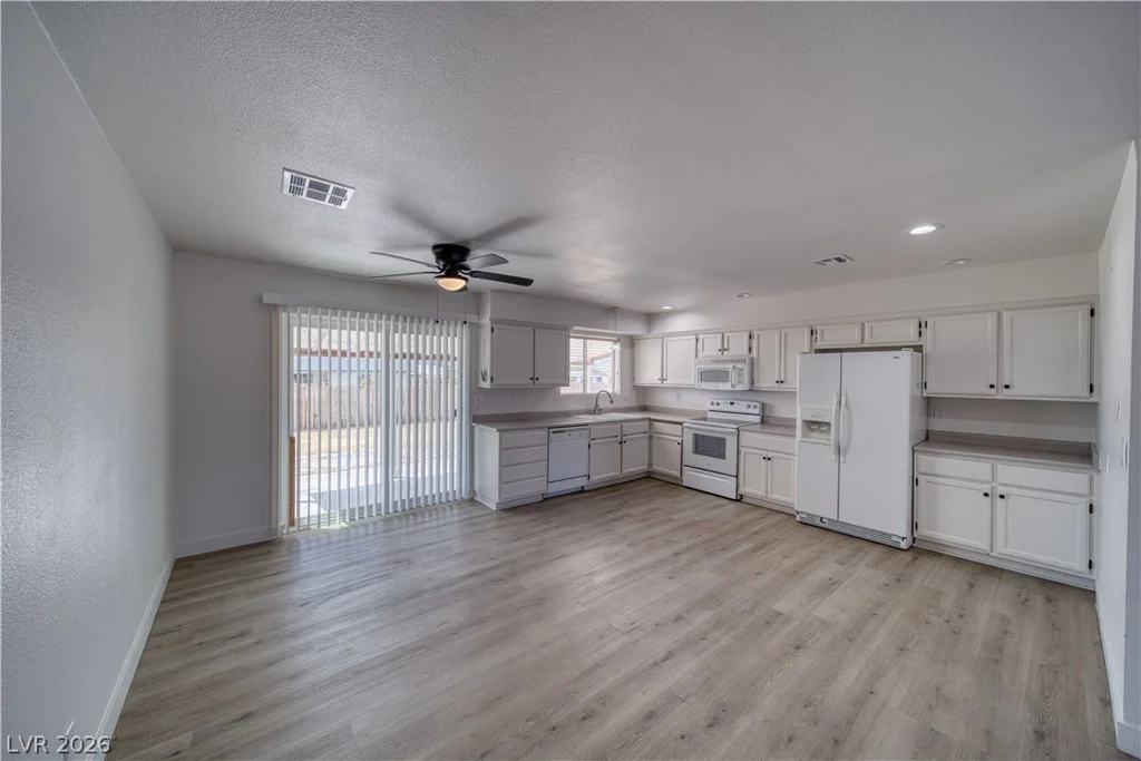 851 Lone Pine, Pahrump, NV 89048