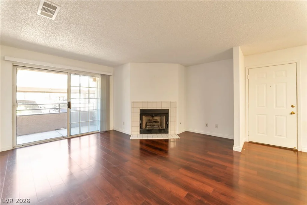 2200 Fort Apache, Las Vegas, NV 89117