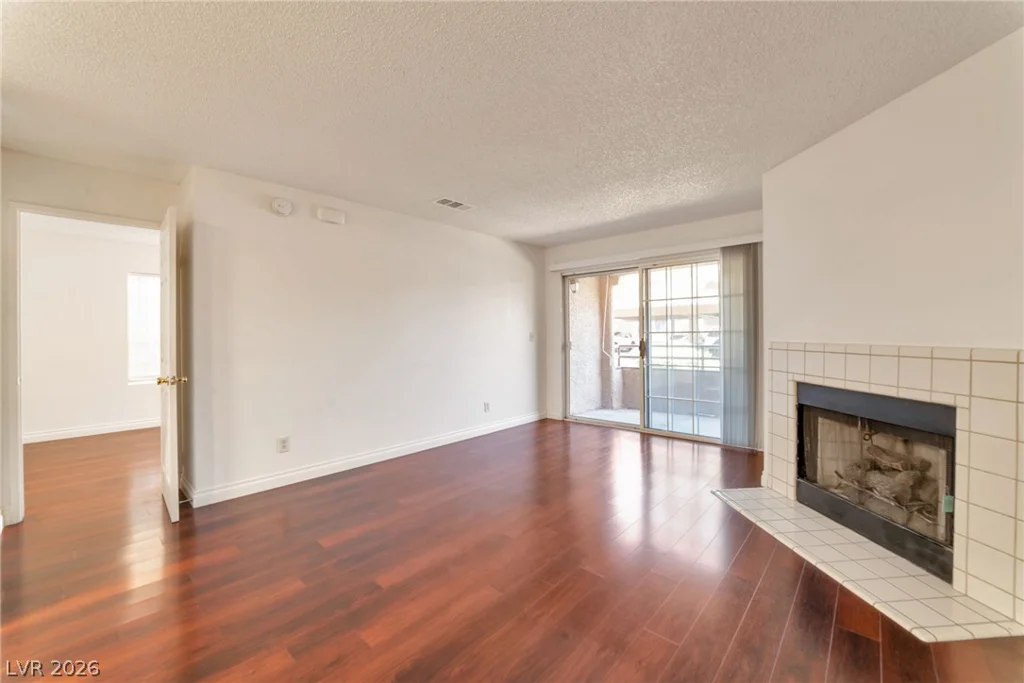 2200 Fort Apache, Las Vegas, NV 89117
