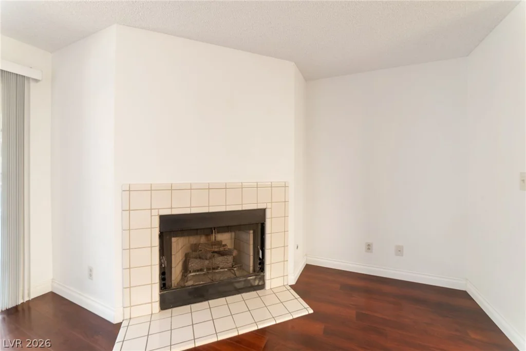 2200 Fort Apache, Las Vegas, NV 89117