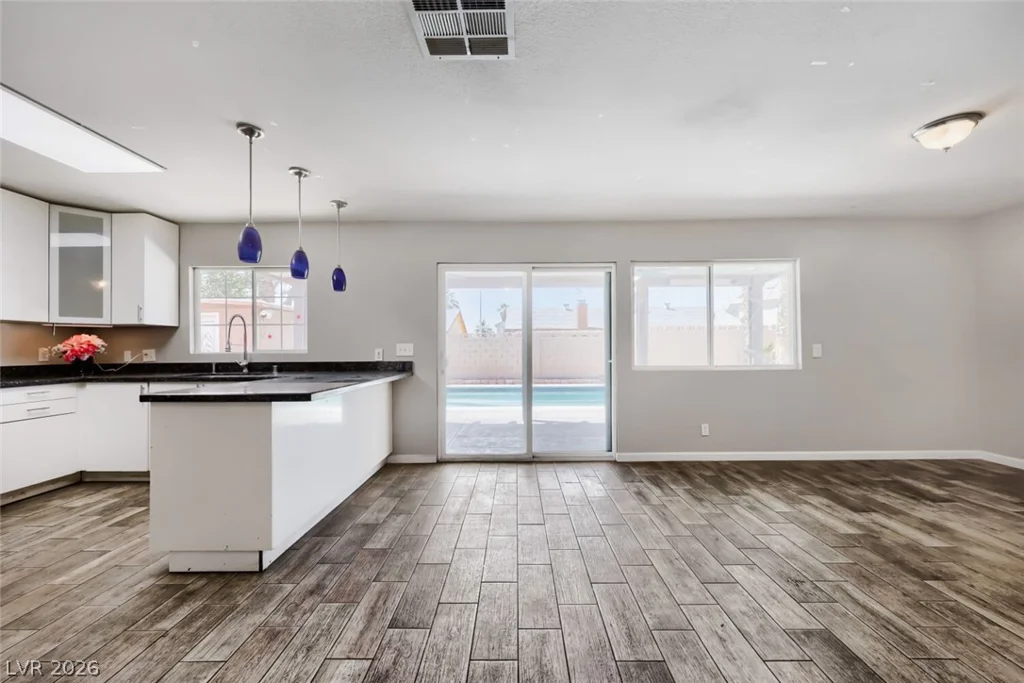 6425 Meadow Lark, Las Vegas, NV 89103