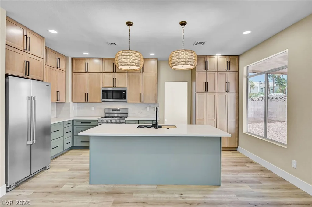 8104 Rio De Janeiro, Las Vegas, NV 89128