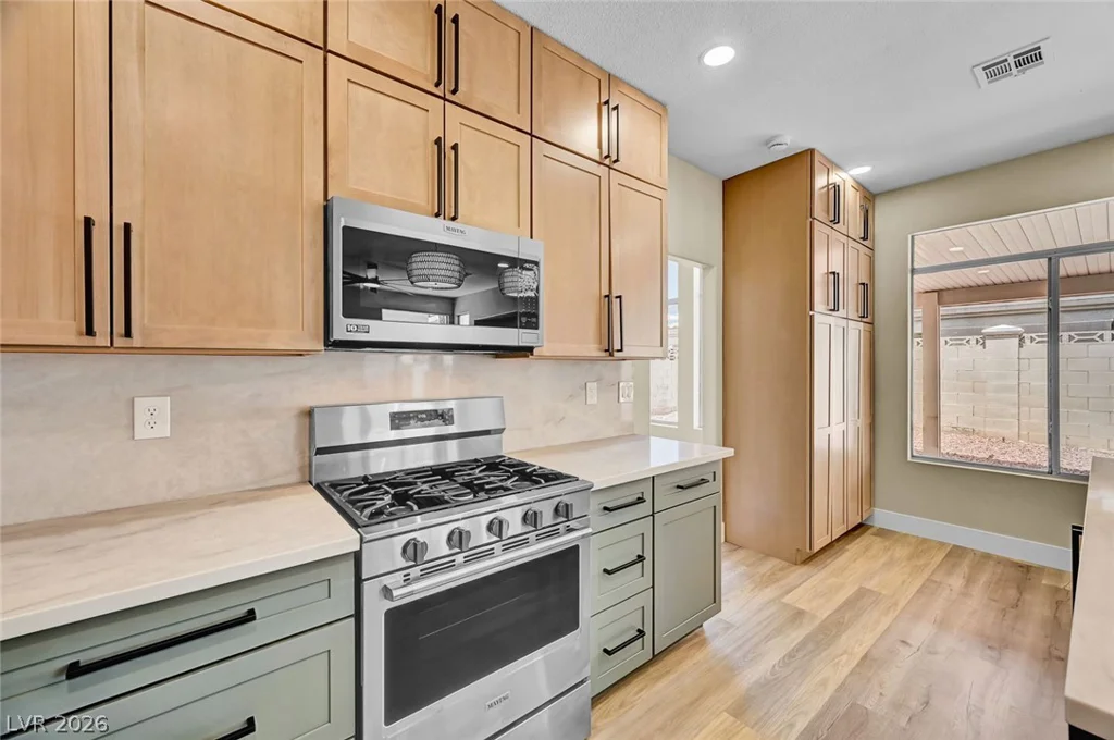 8104 Rio De Janeiro, Las Vegas, NV 89128