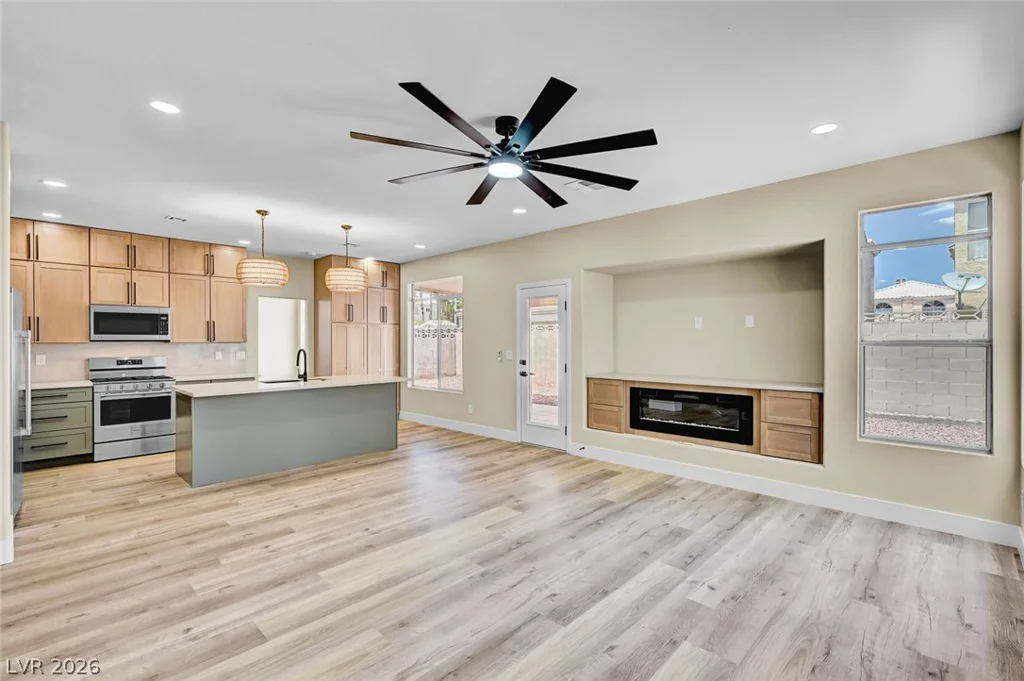 8104 Rio De Janeiro, Las Vegas, NV 89128