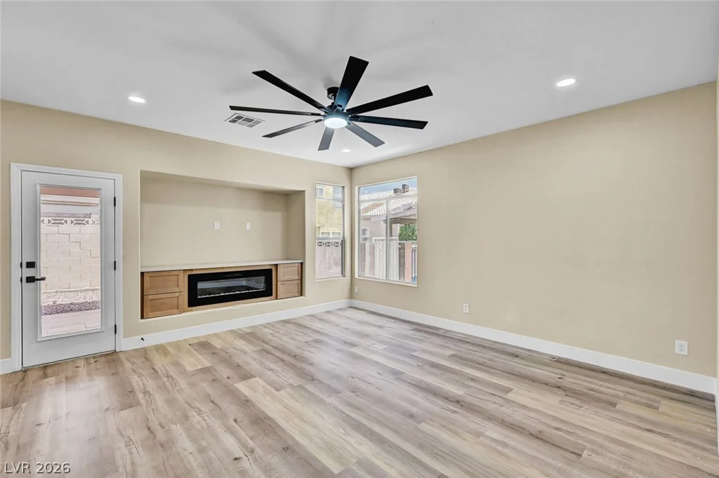 8104 Rio De Janeiro, Las Vegas, NV 89128