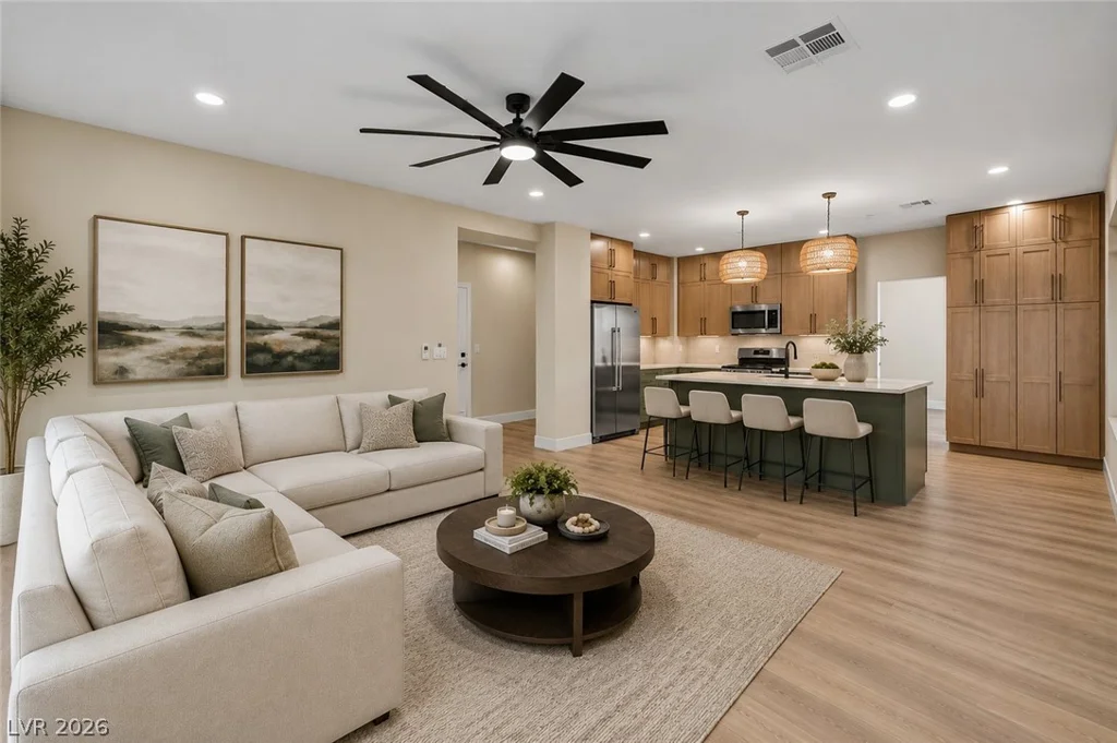 8104 Rio De Janeiro, Las Vegas, NV 89128
