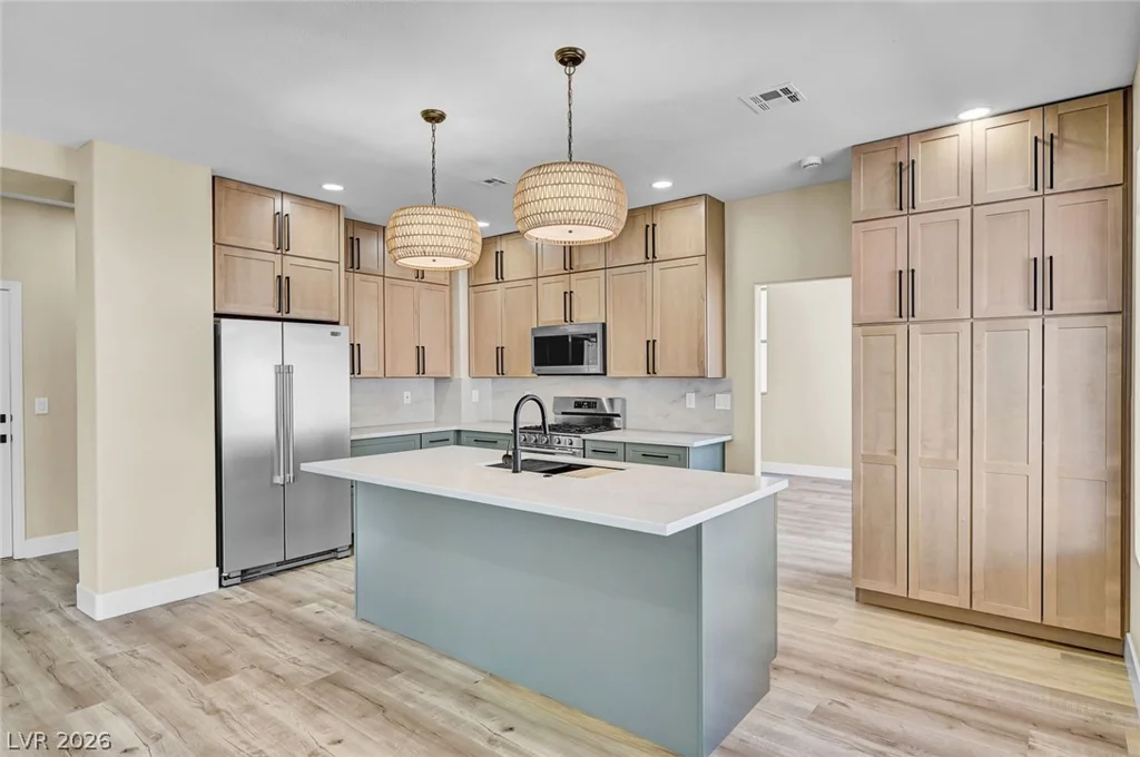 8104 Rio De Janeiro, Las Vegas, NV 89128
