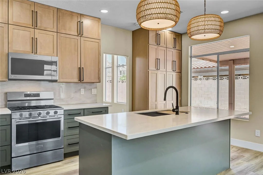 8104 Rio De Janeiro, Las Vegas, NV 89128