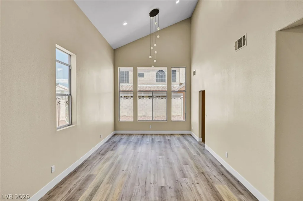 8104 Rio De Janeiro, Las Vegas, NV 89128