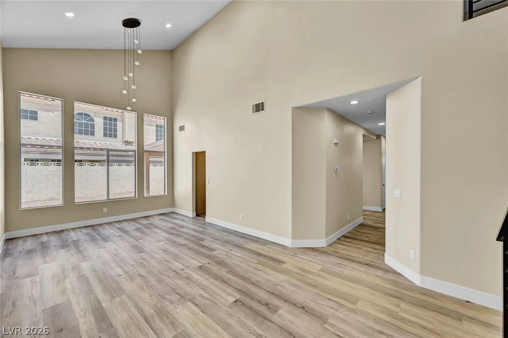 8104 Rio De Janeiro, Las Vegas, NV 89128