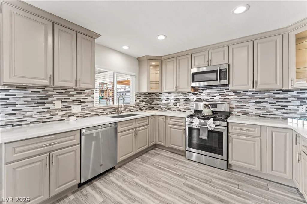 6441 Hummingbird, Las Vegas, NV 89103
