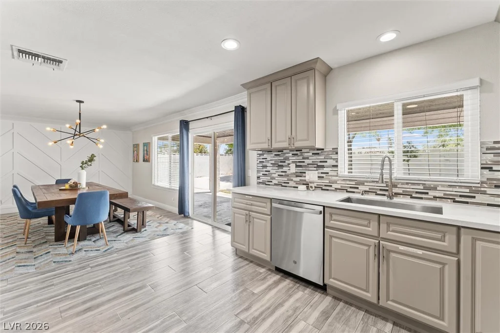 6441 Hummingbird, Las Vegas, NV 89103