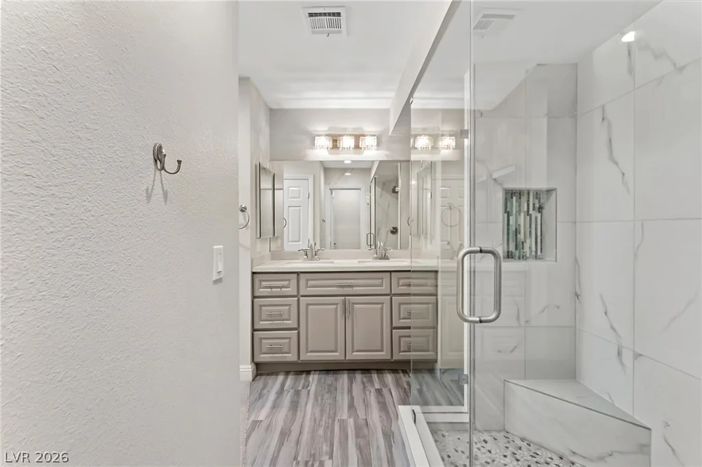 6441 Hummingbird, Las Vegas, NV 89103
