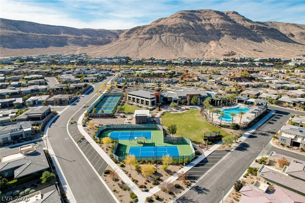 6803 Regency Crest, Las Vegas, NV 89148
